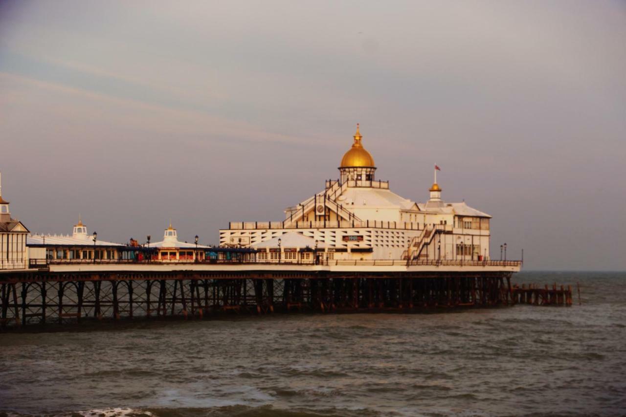 Ravilious Eastbourne Luaran gambar